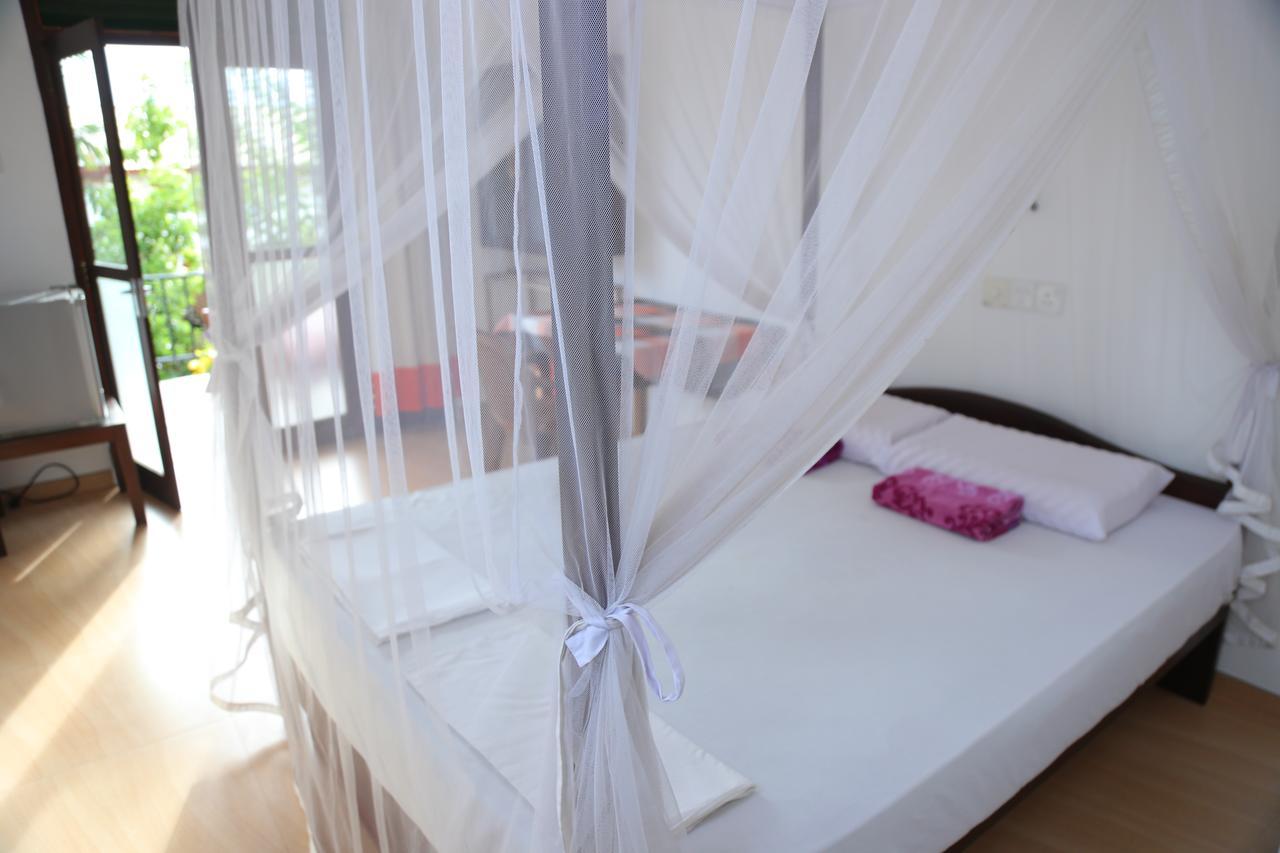 Holiday Home Bentota Esterno foto